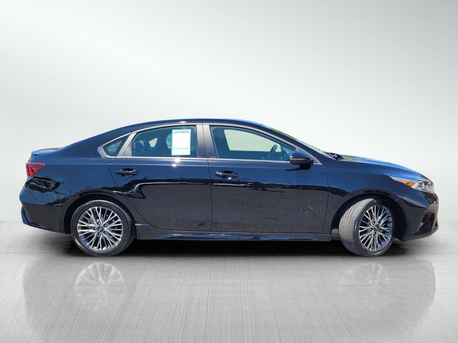 2024 Kia Forte GT-Line photo 3