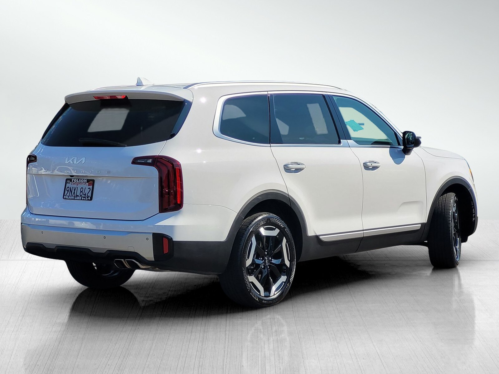 2024 Kia Telluride S photo 2