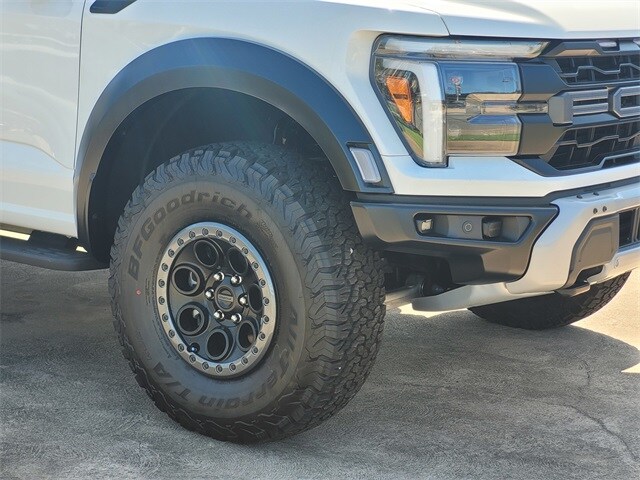 2025 Ford F-150 Raptor photo 3