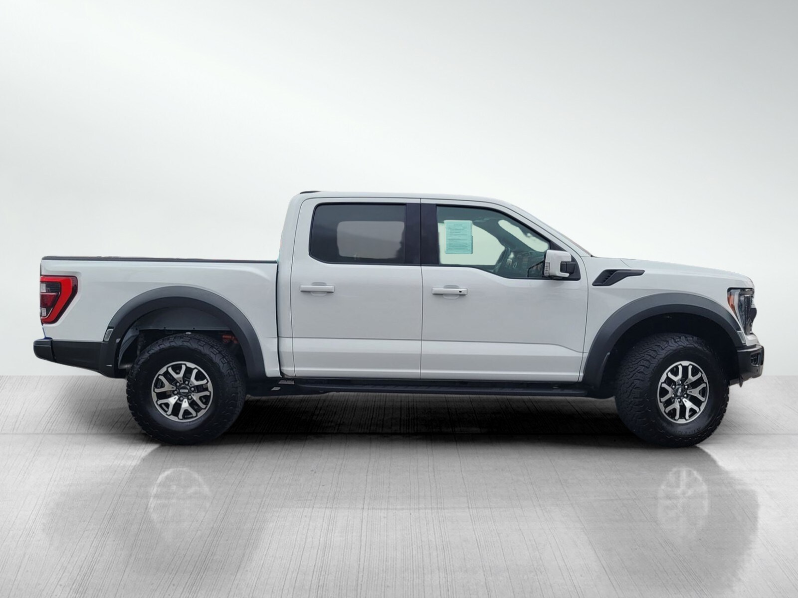 2023 Ford F-150 Raptor photo 3