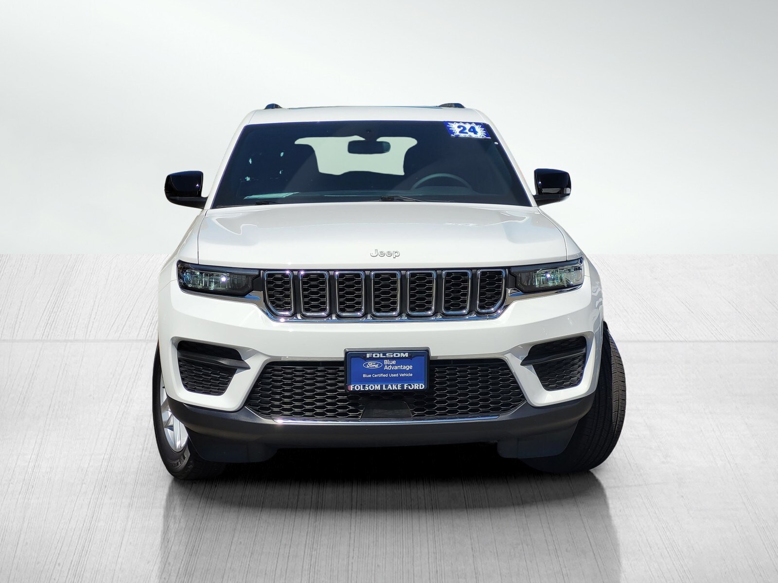 2024 Jeep Grand Cherokee Laredo X photo 2