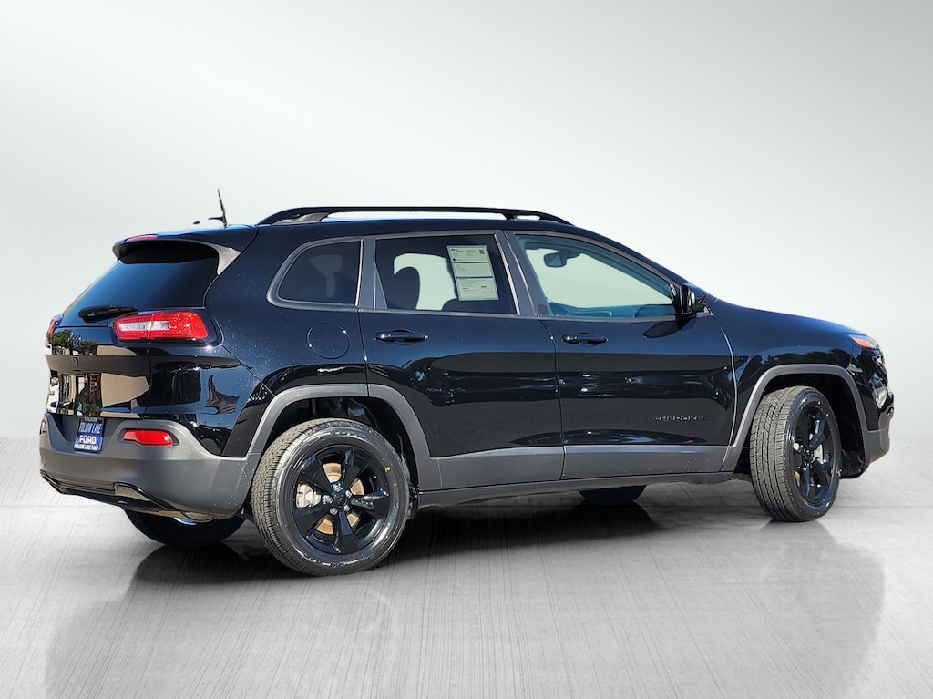 Used 2018 Jeep Cherokee Latitude SUV