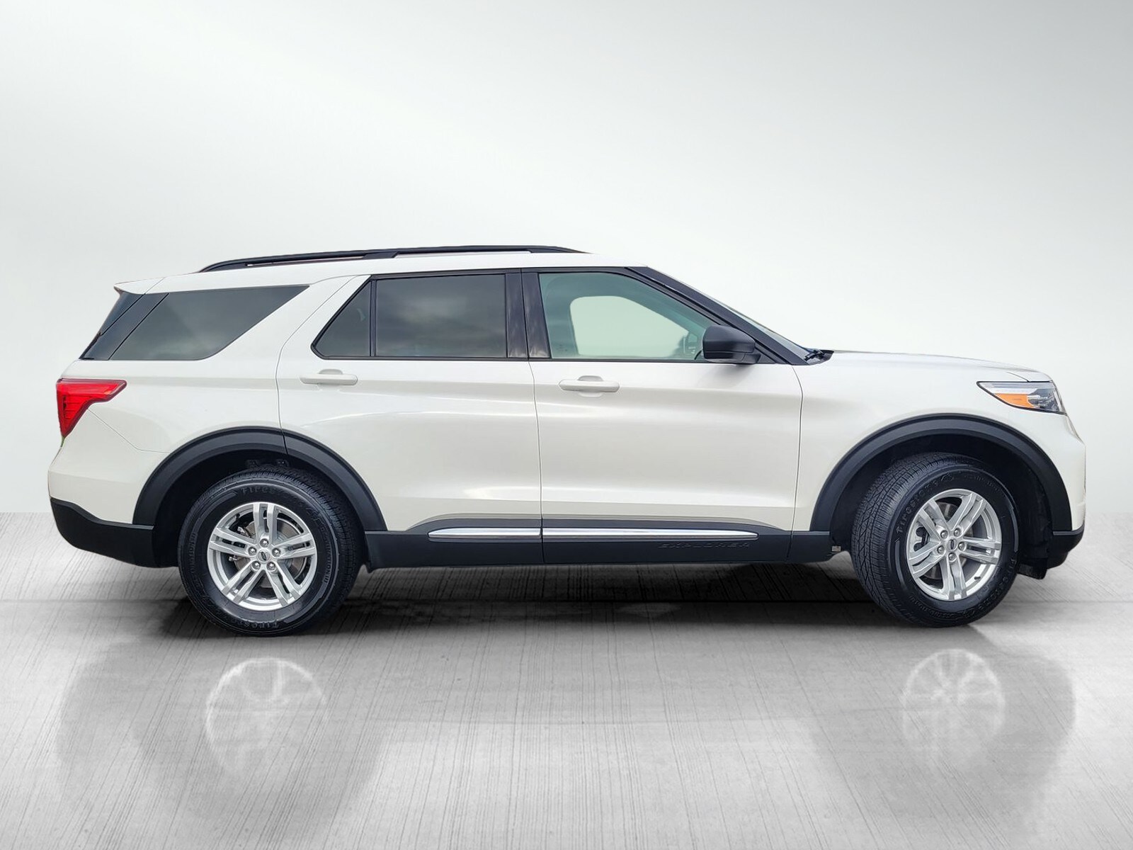 2022 Ford Explorer XLT photo 3