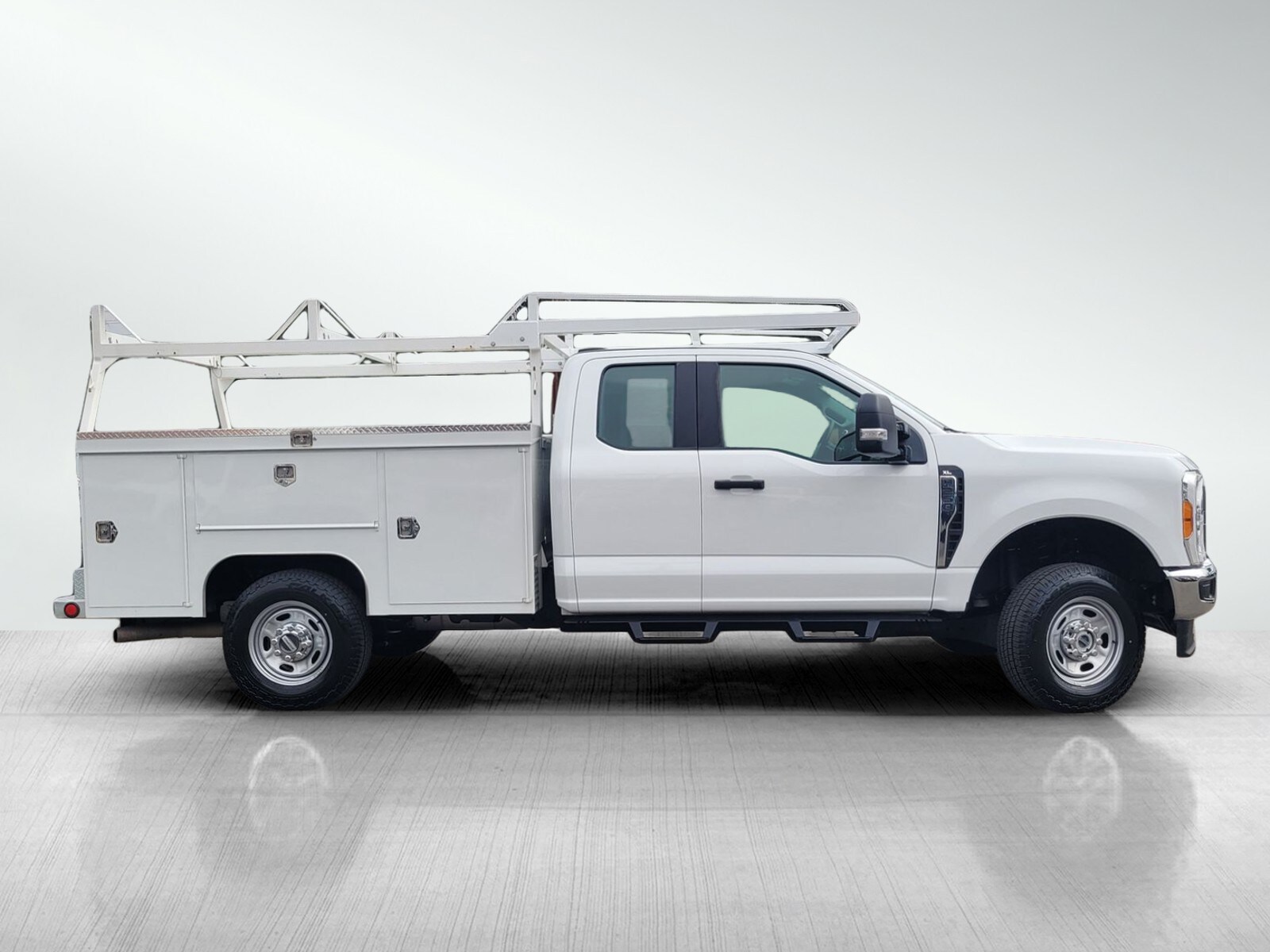 2023 Ford F-250 XL photo 2