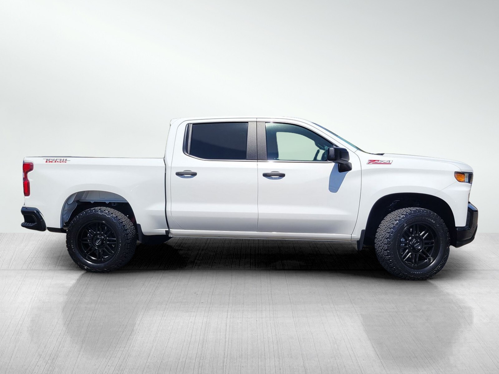 2019 Chevrolet Silverado 1500 Custom Trail Boss photo 3
