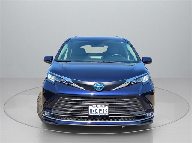 Used 2021 Toyota Sienna XLE with VIN 5TDJSKFC3MS031905 for sale in Folsom, CA