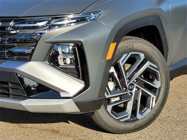 2025 Hyundai Tucson Limited photo 3