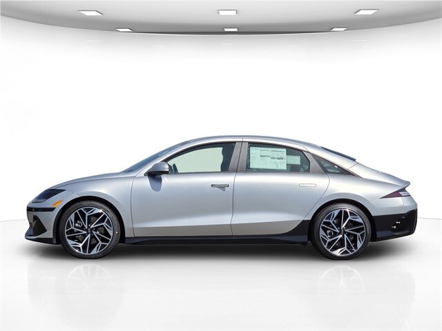 2025 Hyundai Ioniq 6 SEL photo 3