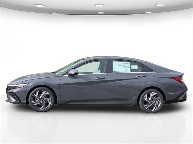 2025 Hyundai Elantra Limited photo 2