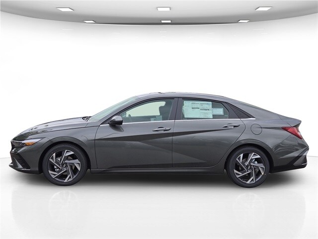 2025 Hyundai Elantra SEL Convenience photo 3