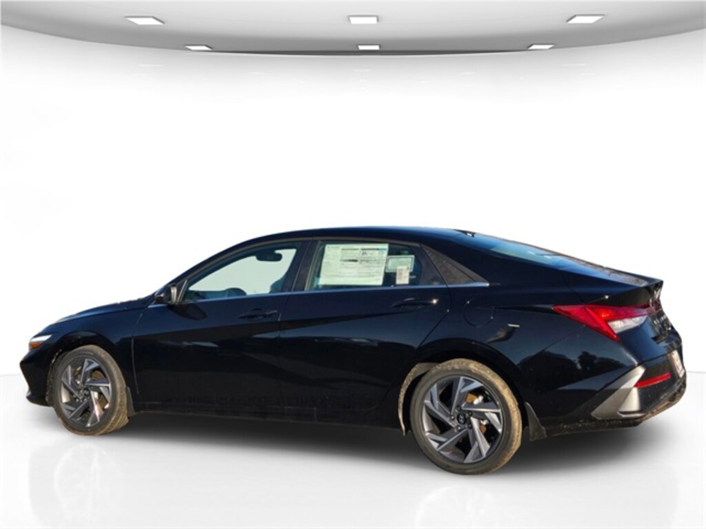 New 2025 Hyundai Elantra Limited Sedan