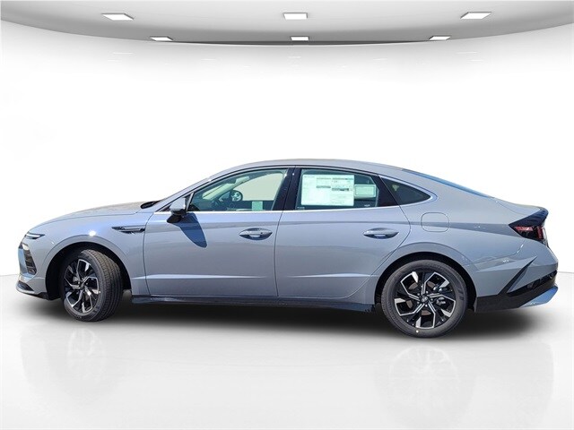 2025 Hyundai Sonata SEL photo 3