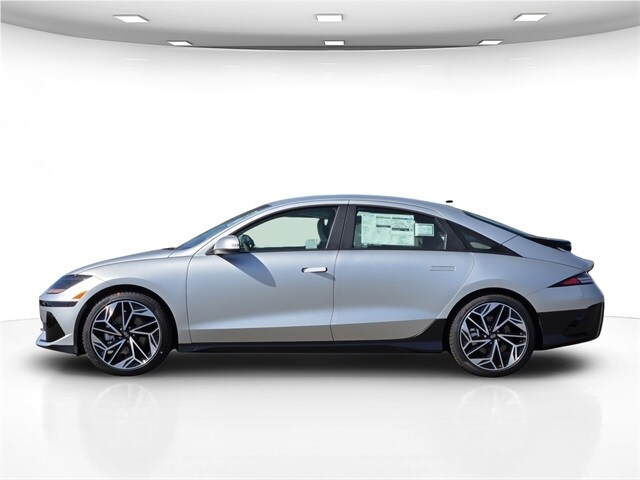 2025 Hyundai Ioniq 6 SEL photo 2