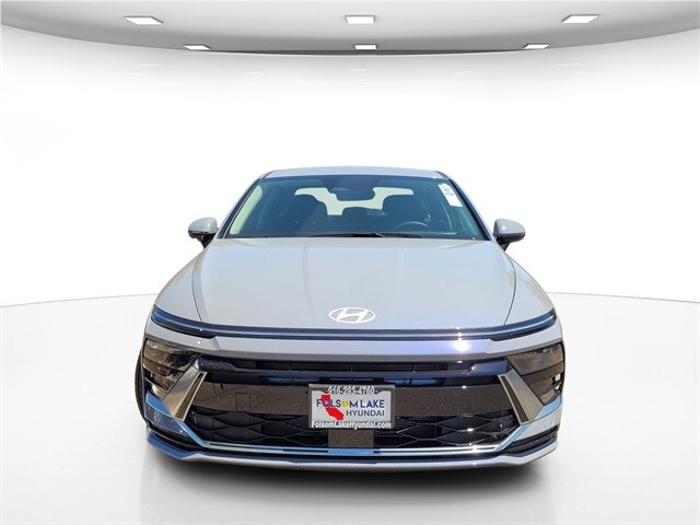 2025 Hyundai Sonata SEL photo 2