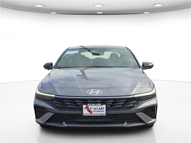 2025 Hyundai Elantra SEL Sport photo 2