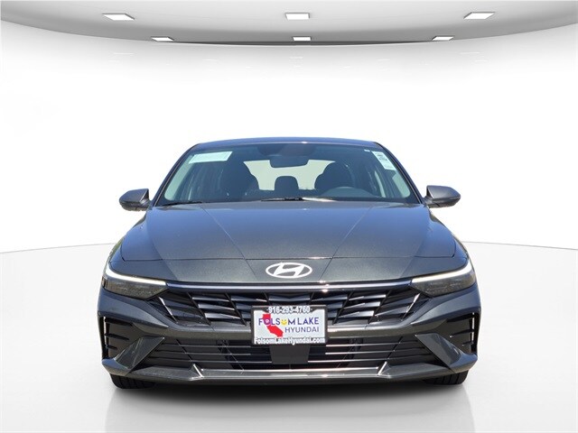 2025 Hyundai Elantra Hybrid Limited photo 2