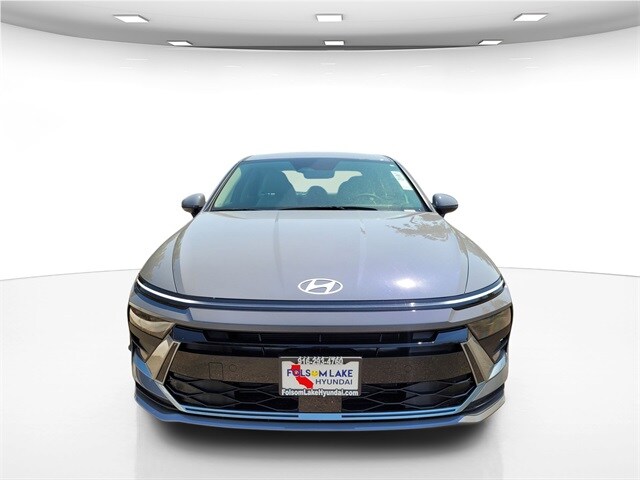 2025 Hyundai Sonata SE photo 2