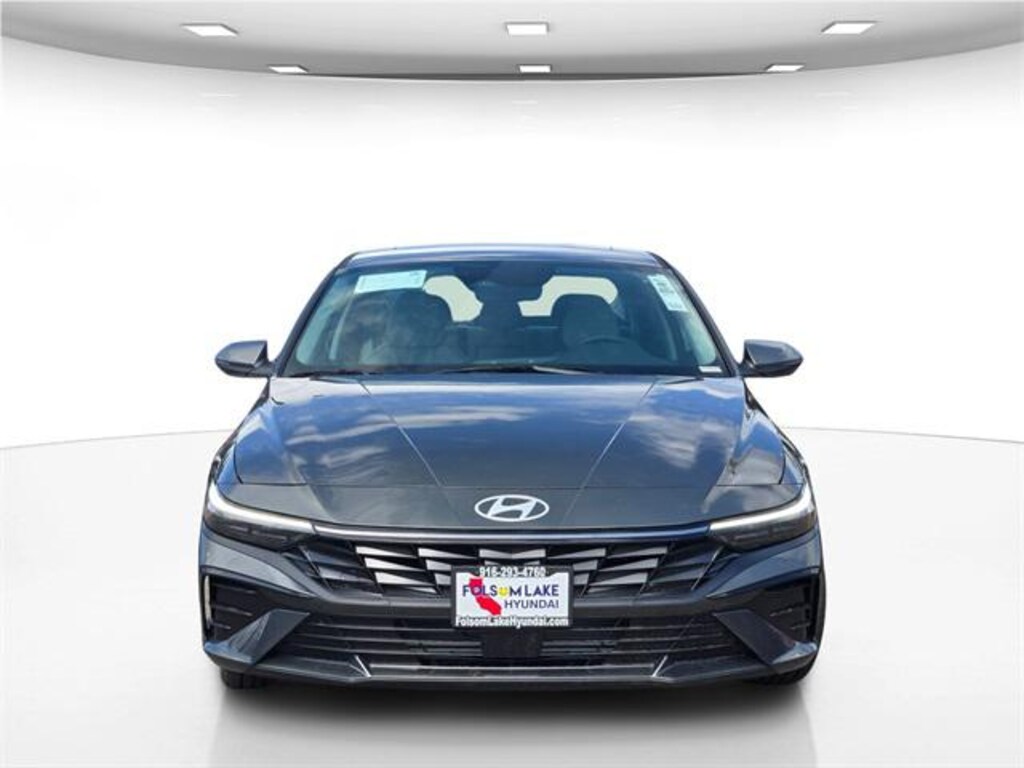 New 2025 Hyundai Elantra Limited Sedan