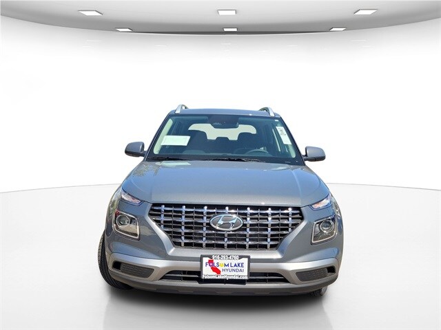 2025 Hyundai Venue SEL photo 2