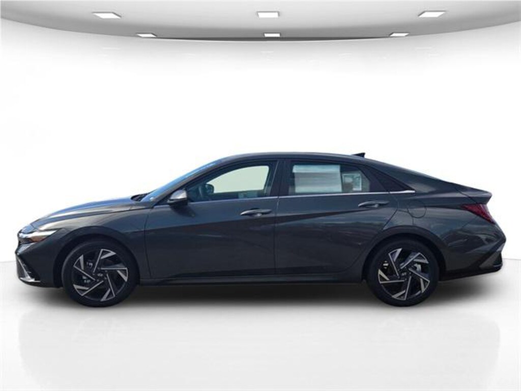 New 2025 Hyundai Elantra Limited Sedan