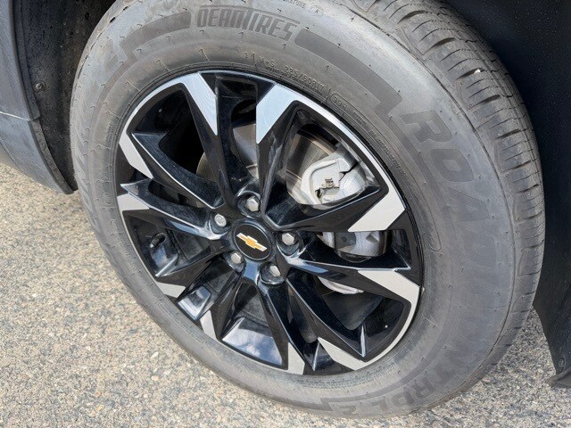 2023 Chevrolet Trailblazer LT photo 3