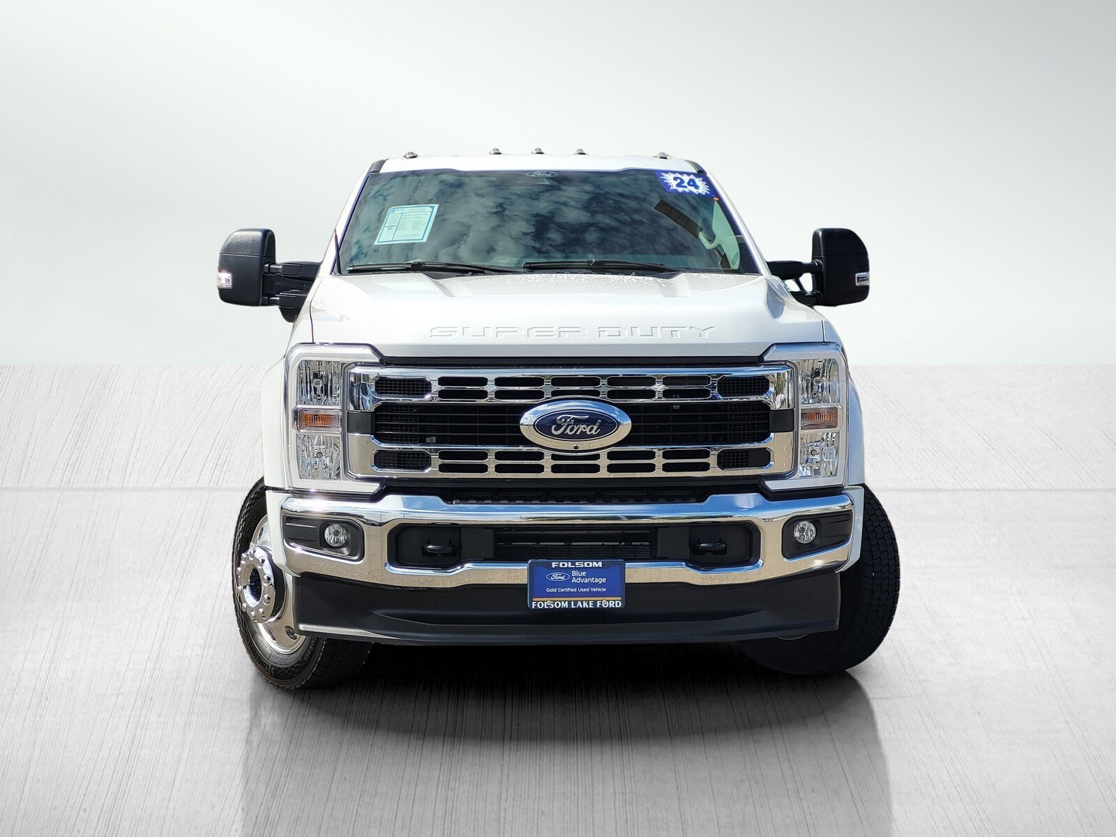 2024 Ford F-450 XLT photo 2