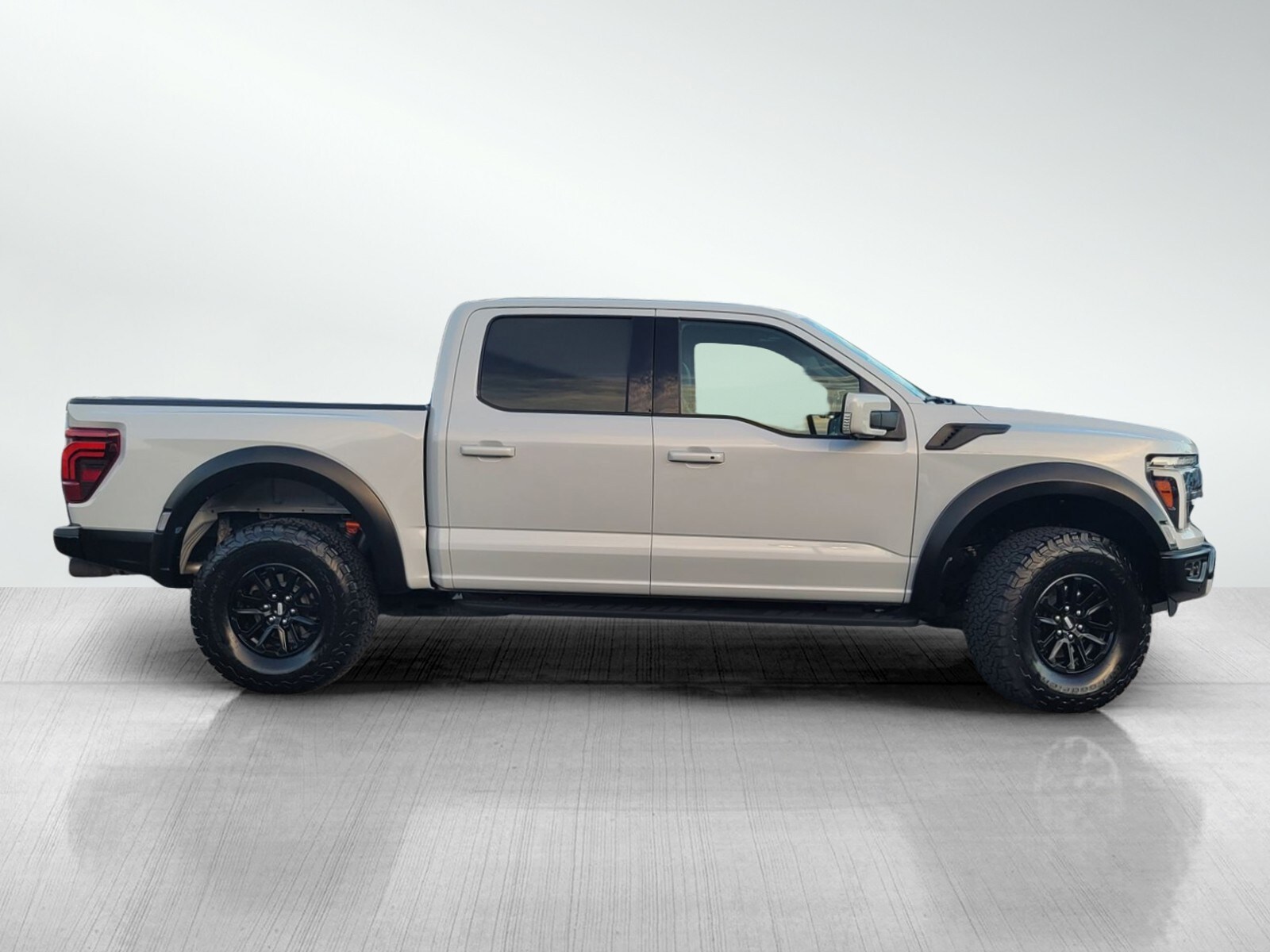 2025 Ford F-150 Raptor photo 3