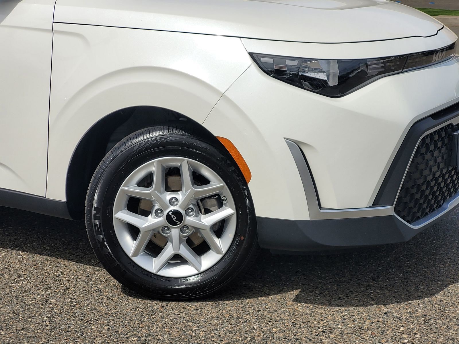 2025 Kia Soul LX photo 5