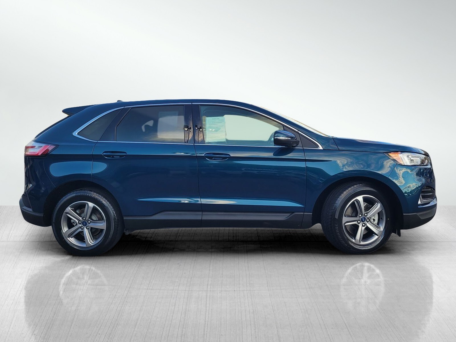 2020 Ford Edge SEL photo 3