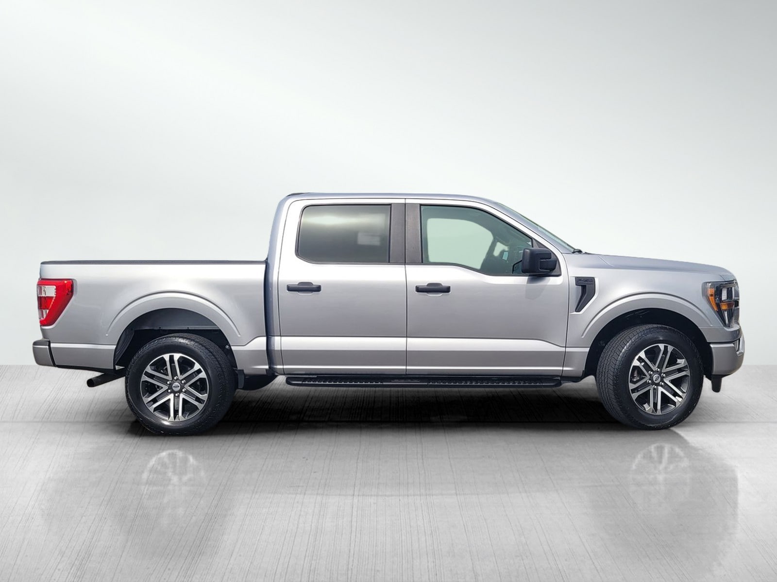 2023 Ford F-150 XL photo 2