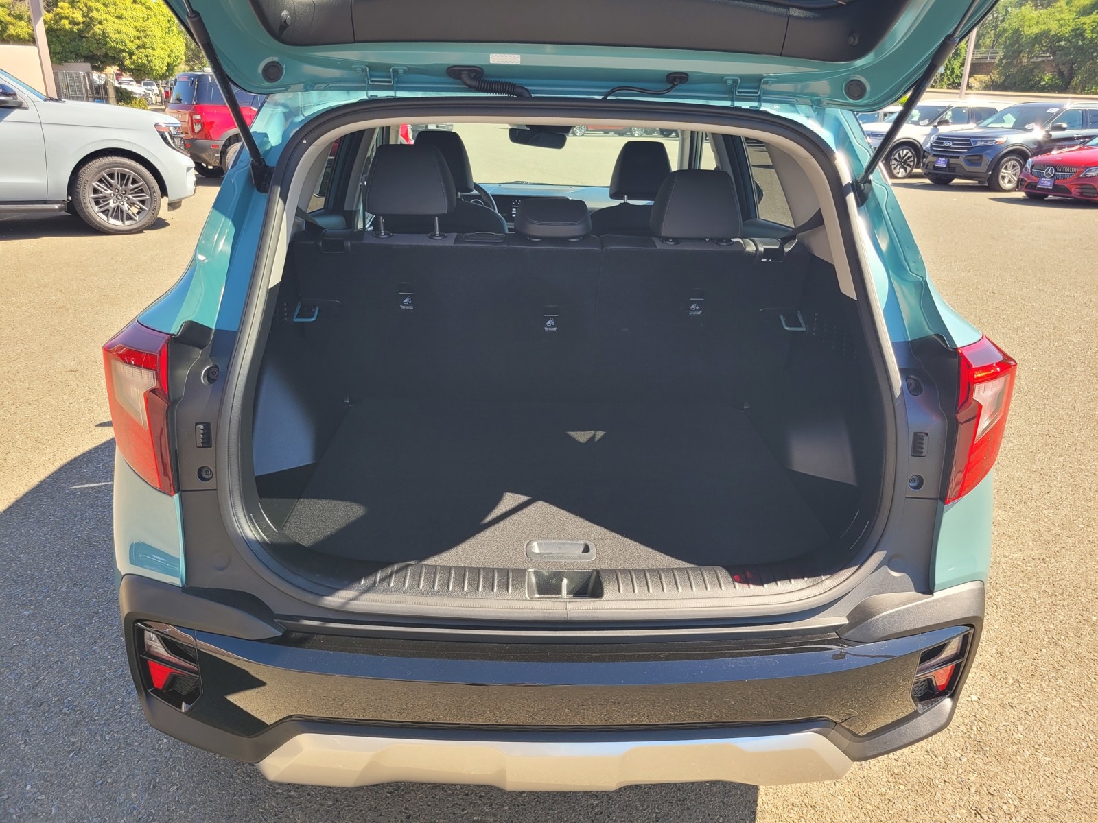 2024 Kia Seltos S photo 3