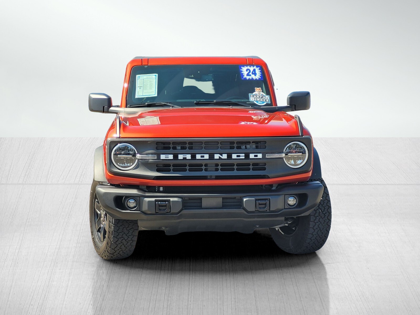 2024 Ford Bronco Black Diamond photo 2