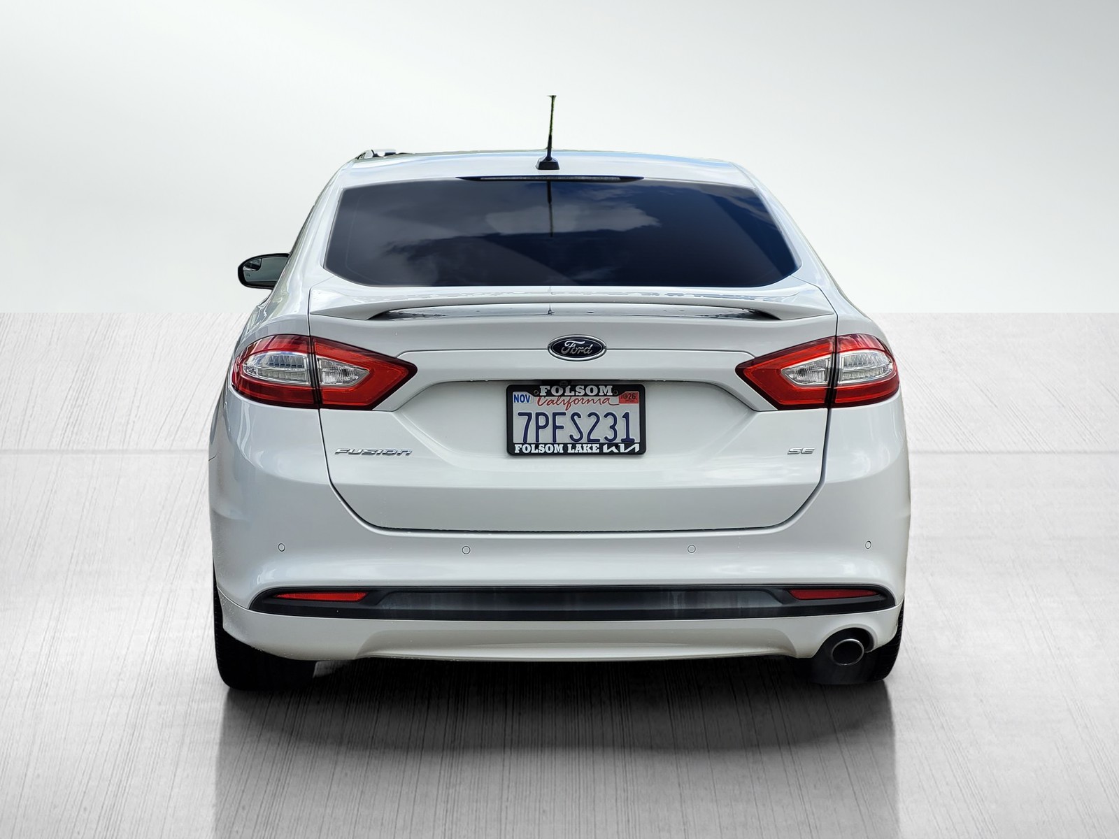 2016 Ford Fusion SE photo 4