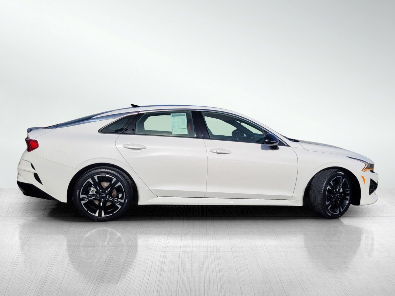 2023 Kia K5 GT-Line photo 3