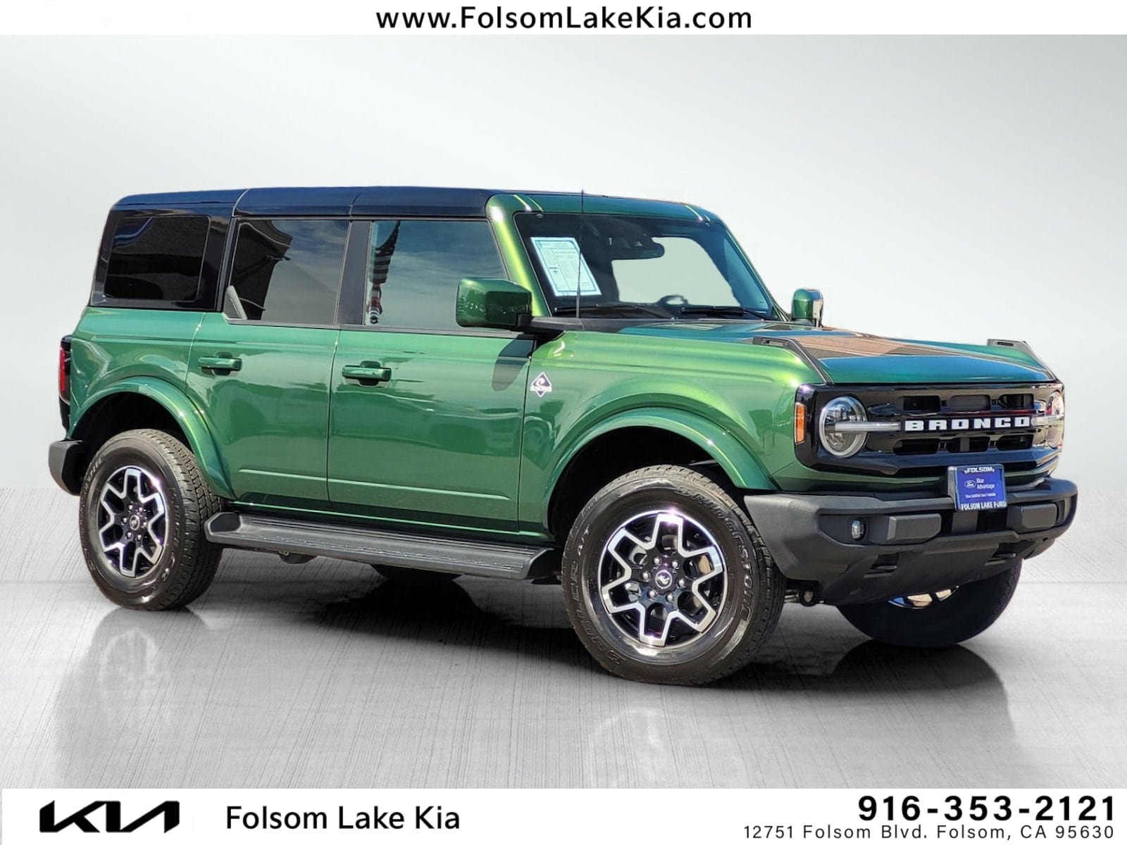2025 Ford Bronco Outer Banks photo 1