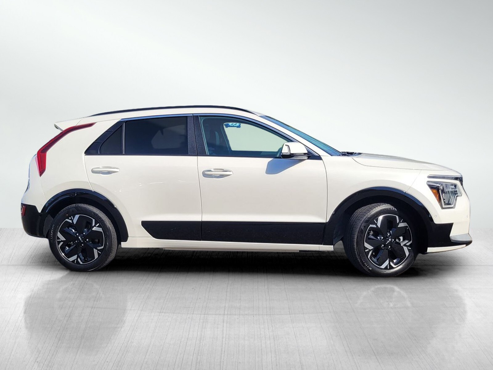 2025 Kia Niro EV Wave photo 3