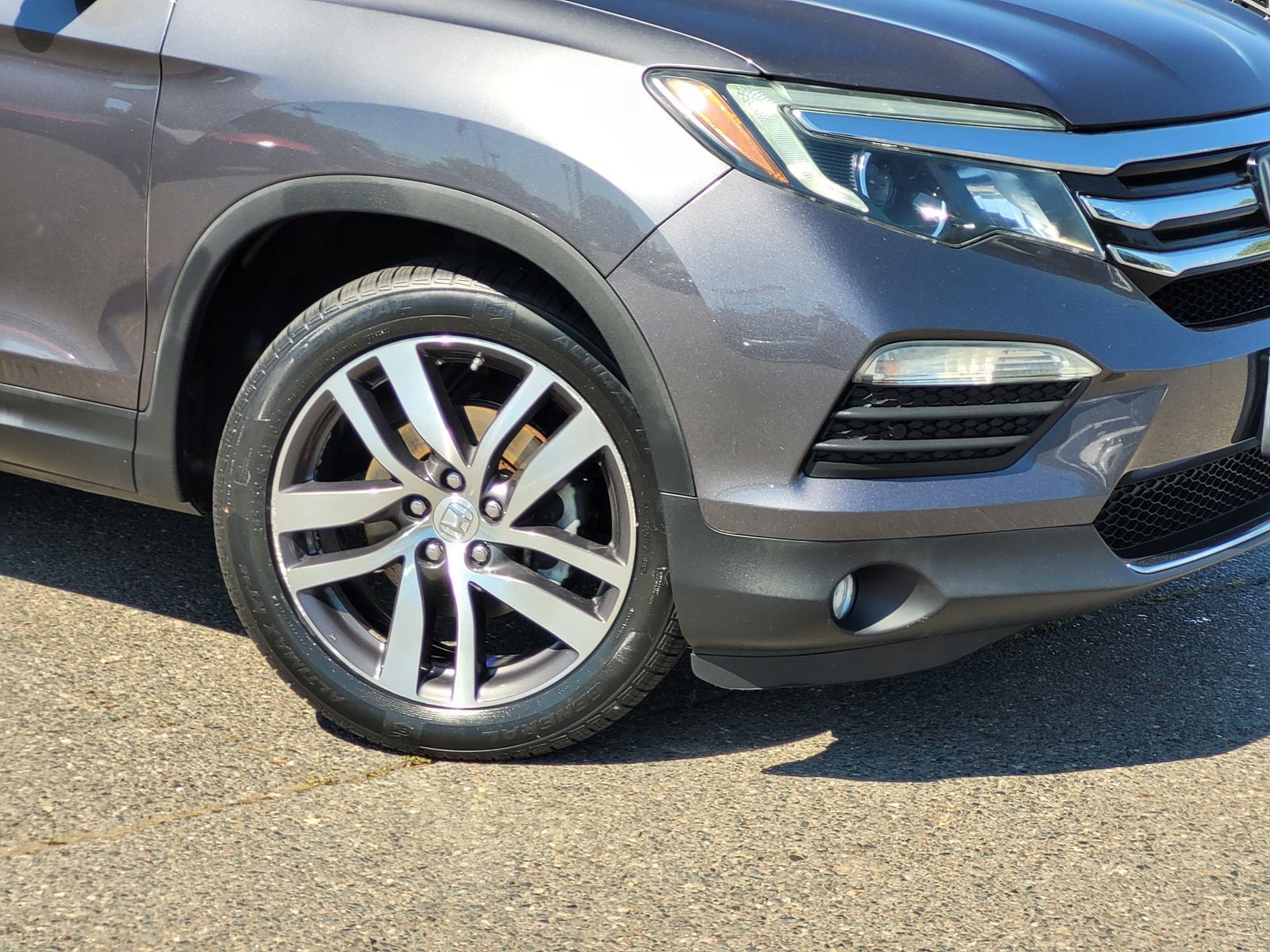 2018 Honda Pilot Elite photo 5