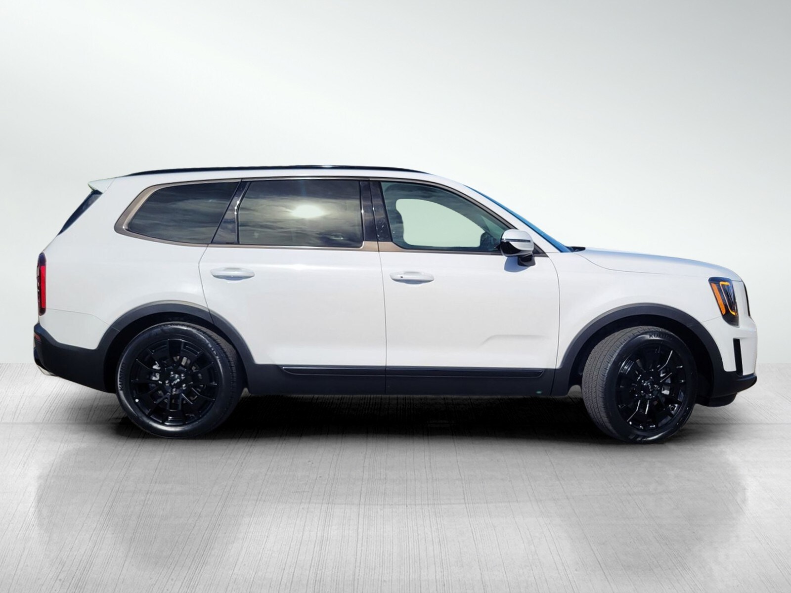 2022 Kia Telluride SX photo 3