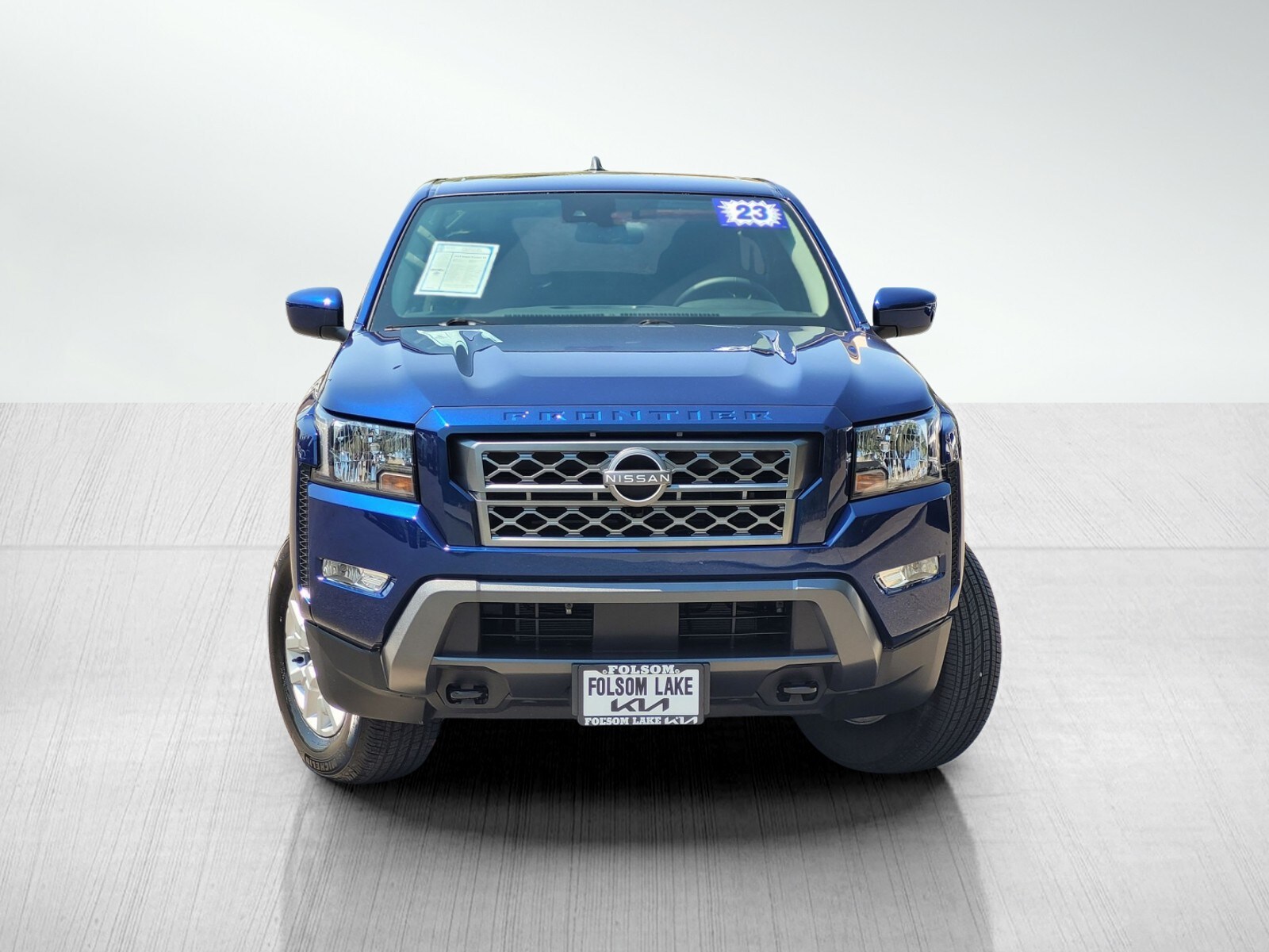 2023 Nissan Frontier King Cab SV photo 2