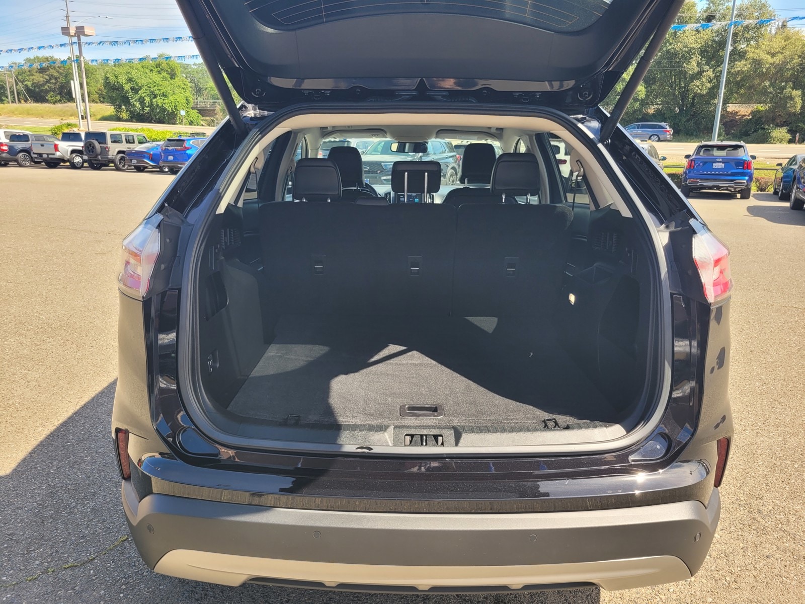 2023 Ford Edge SEL photo 3