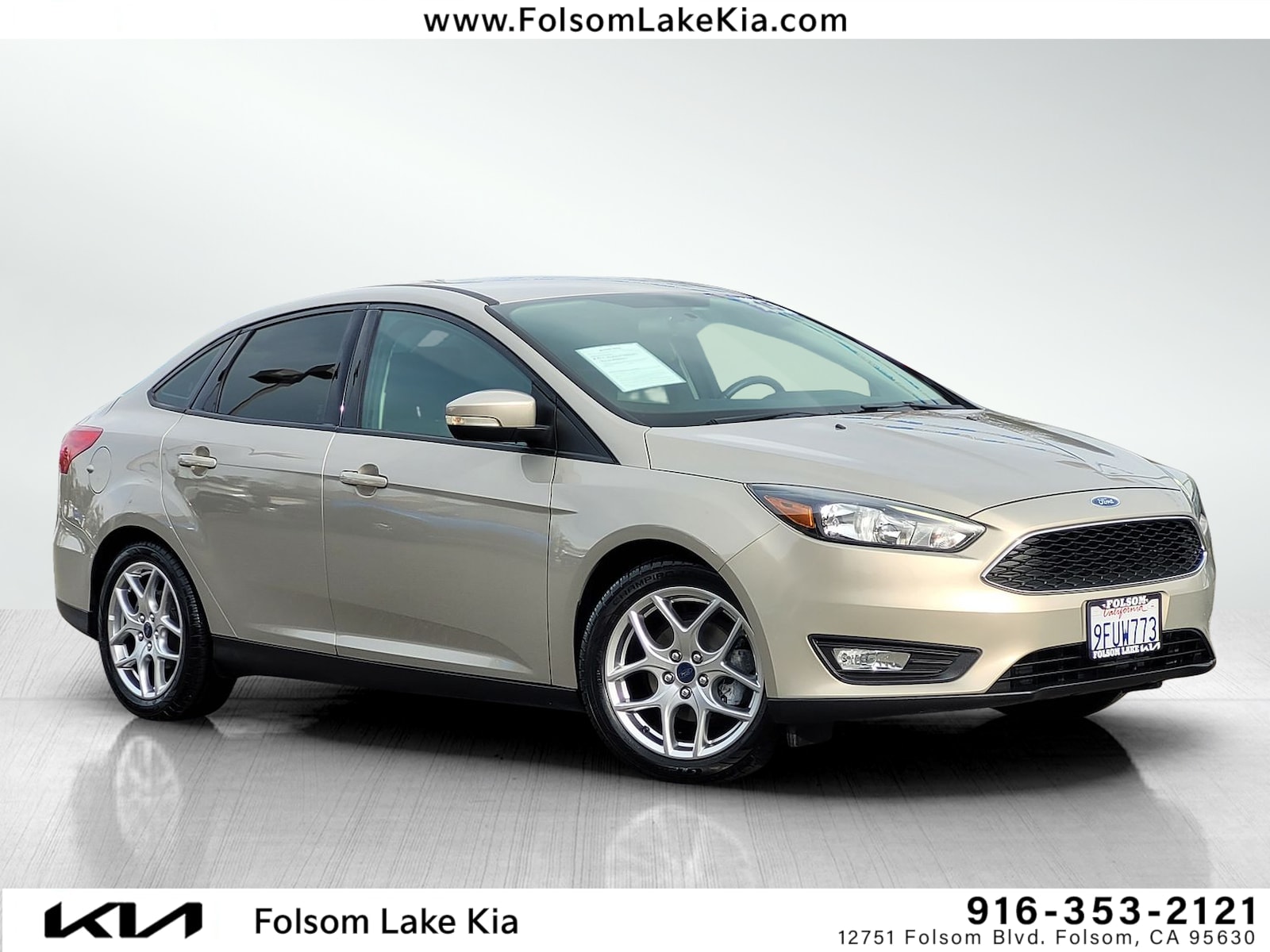 2015 Ford Focus SE's photo