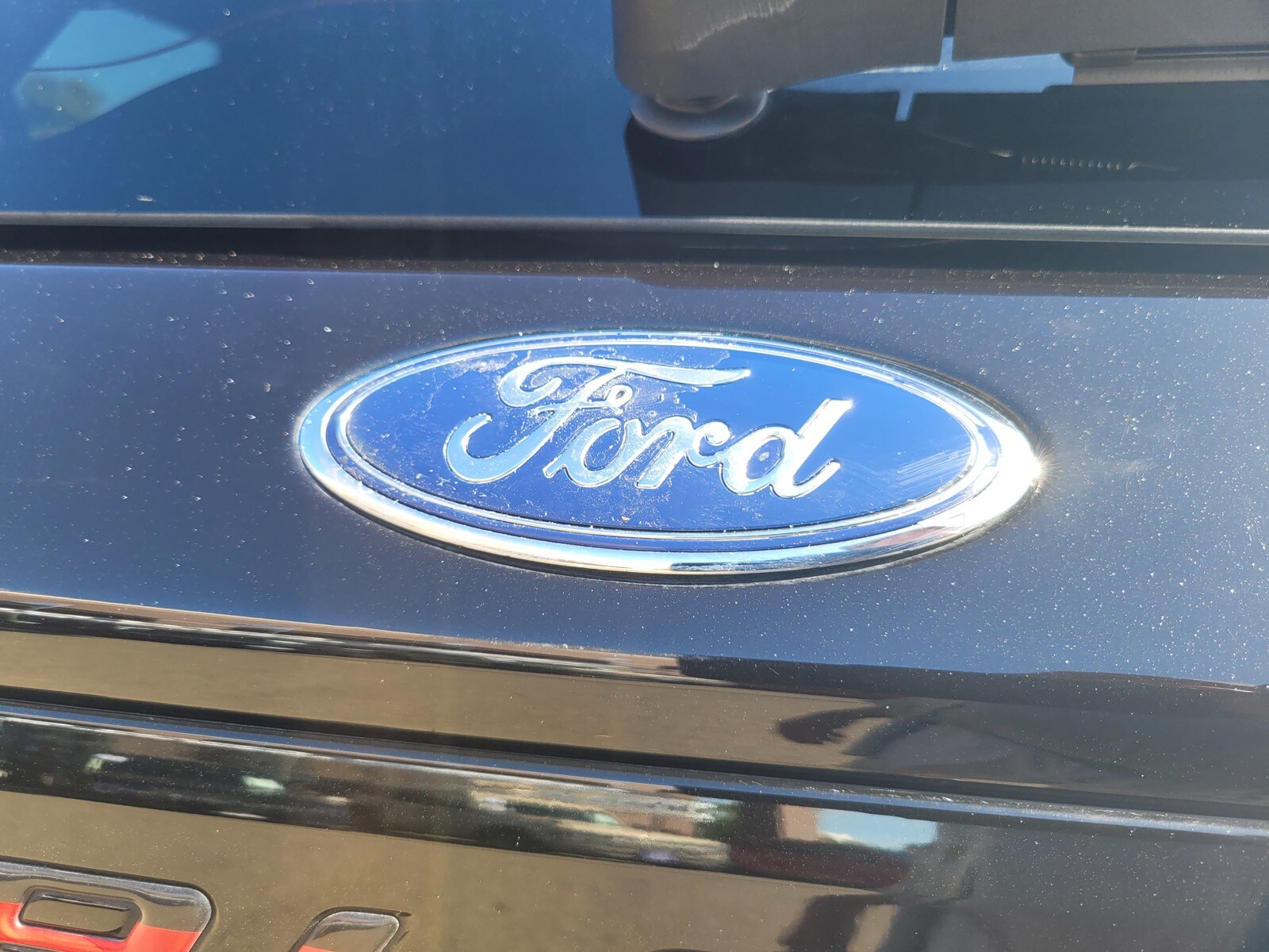 2023 Ford Explorer ST photo 6