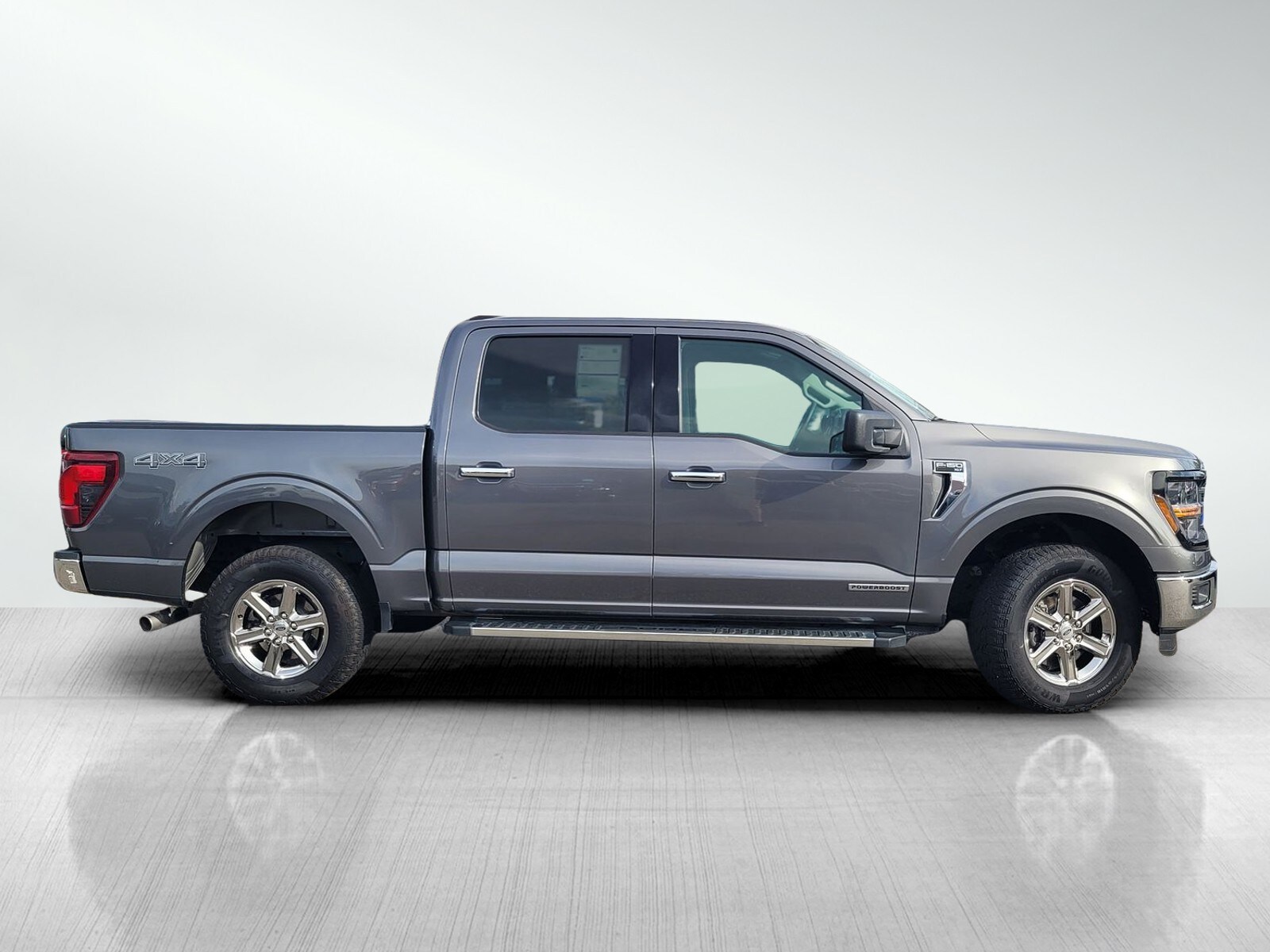 2025 Ford F-150 XLT photo 2