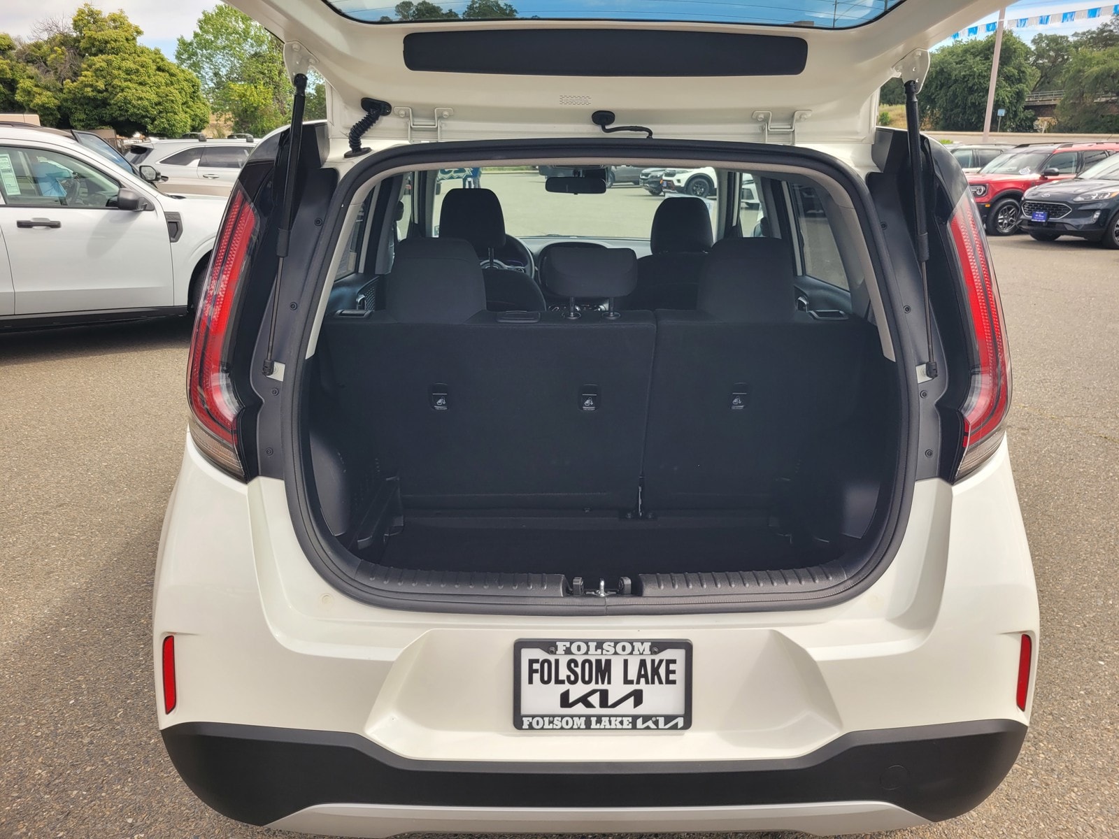 2025 Kia Soul LX photo 3