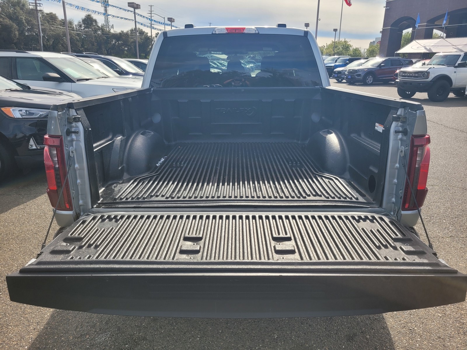 2025 Ford F-150 XLT photo 3