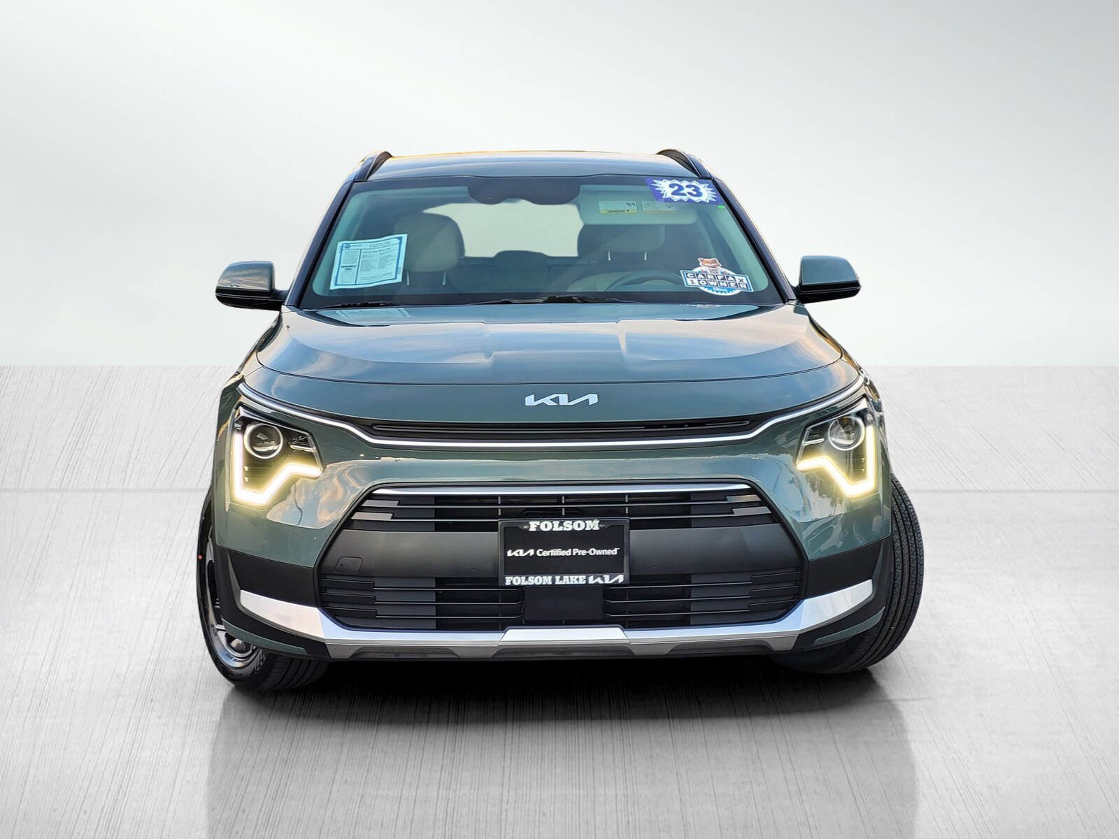 2023 Kia Niro EX photo 2