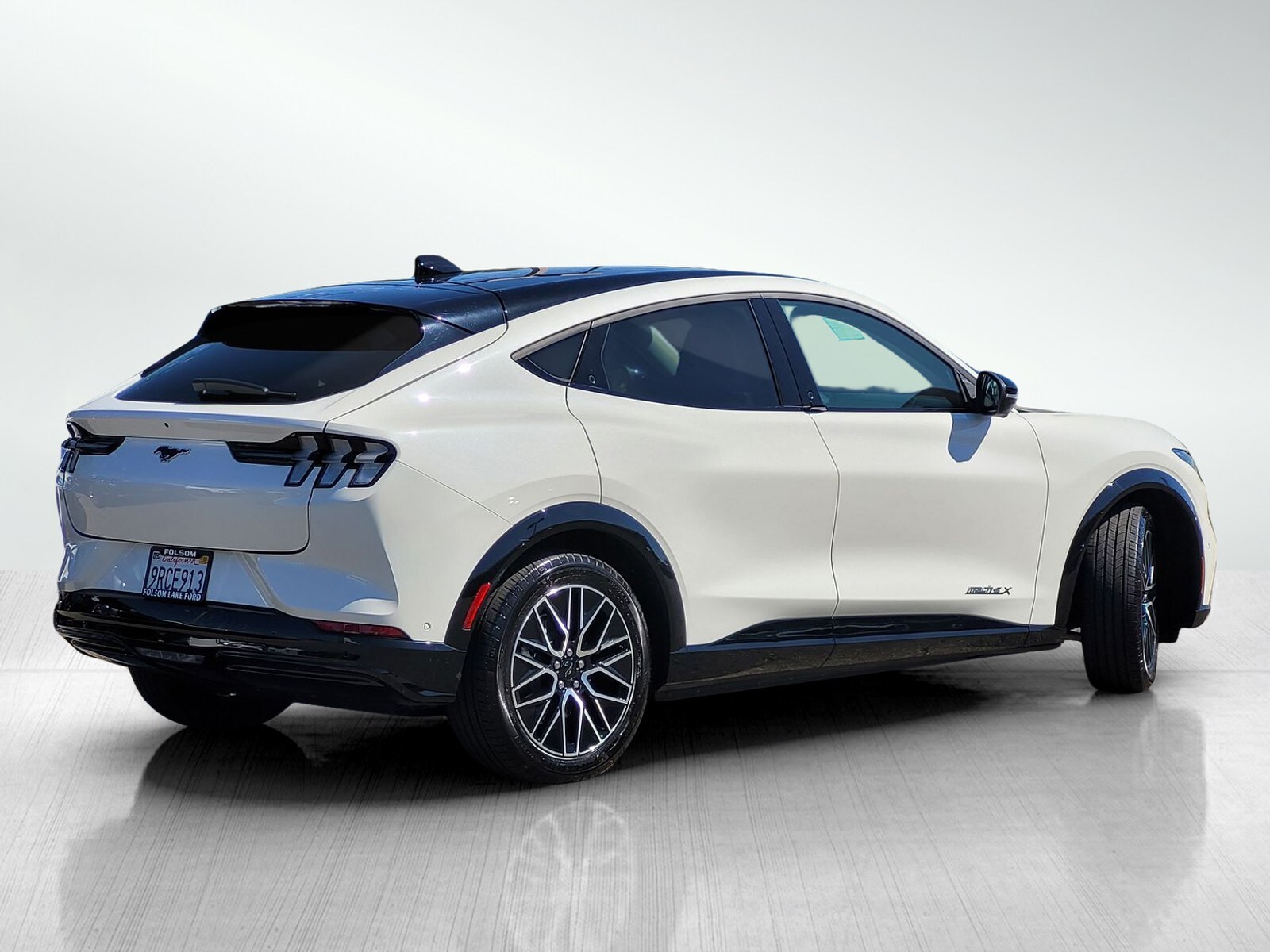 2024 Ford Mustang Mach-E Premium photo 4