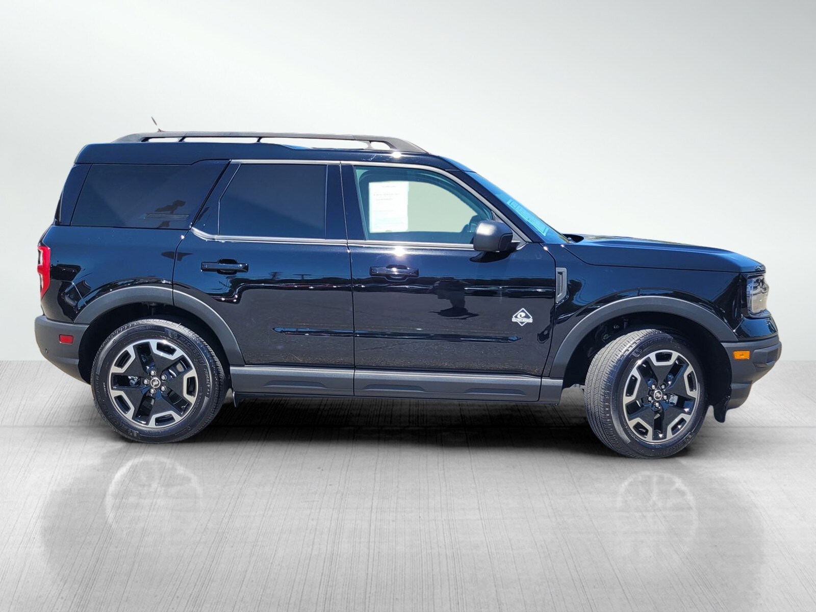 2024 Ford Bronco Sport Outer Banks photo 3