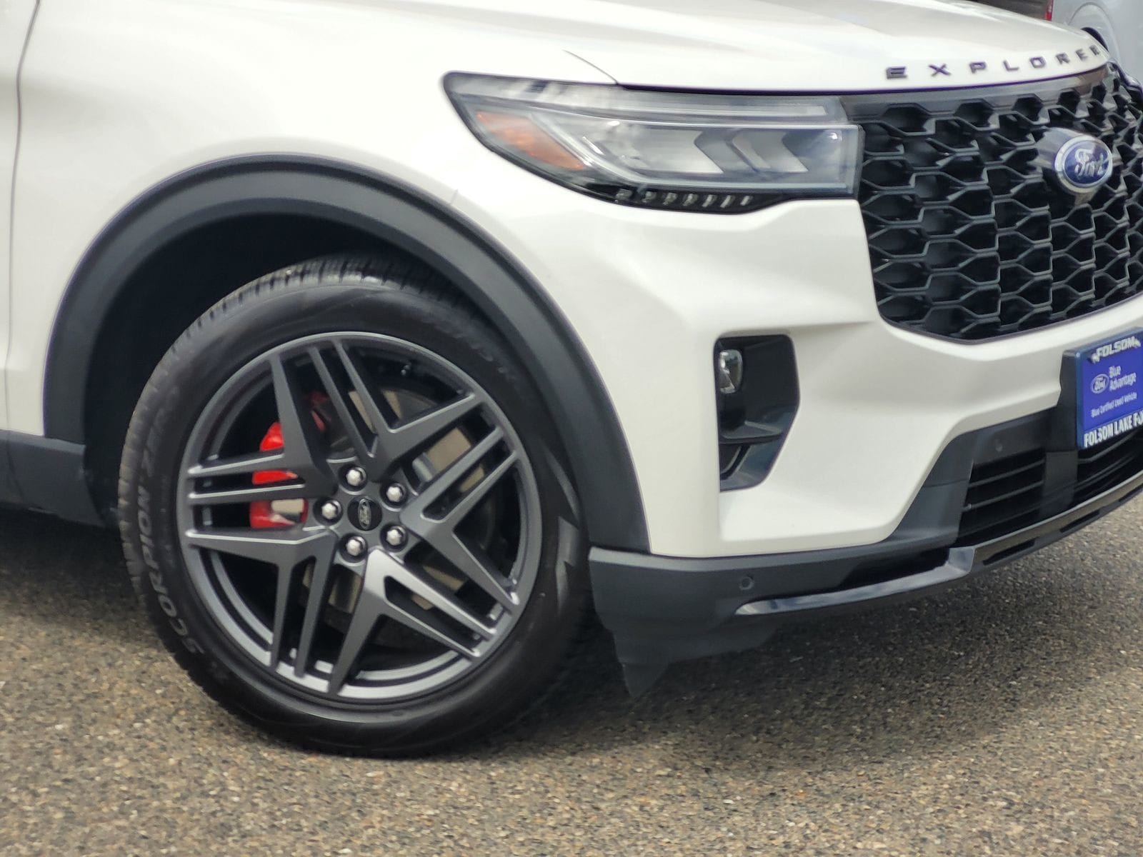 2025 Ford Explorer ST photo 5