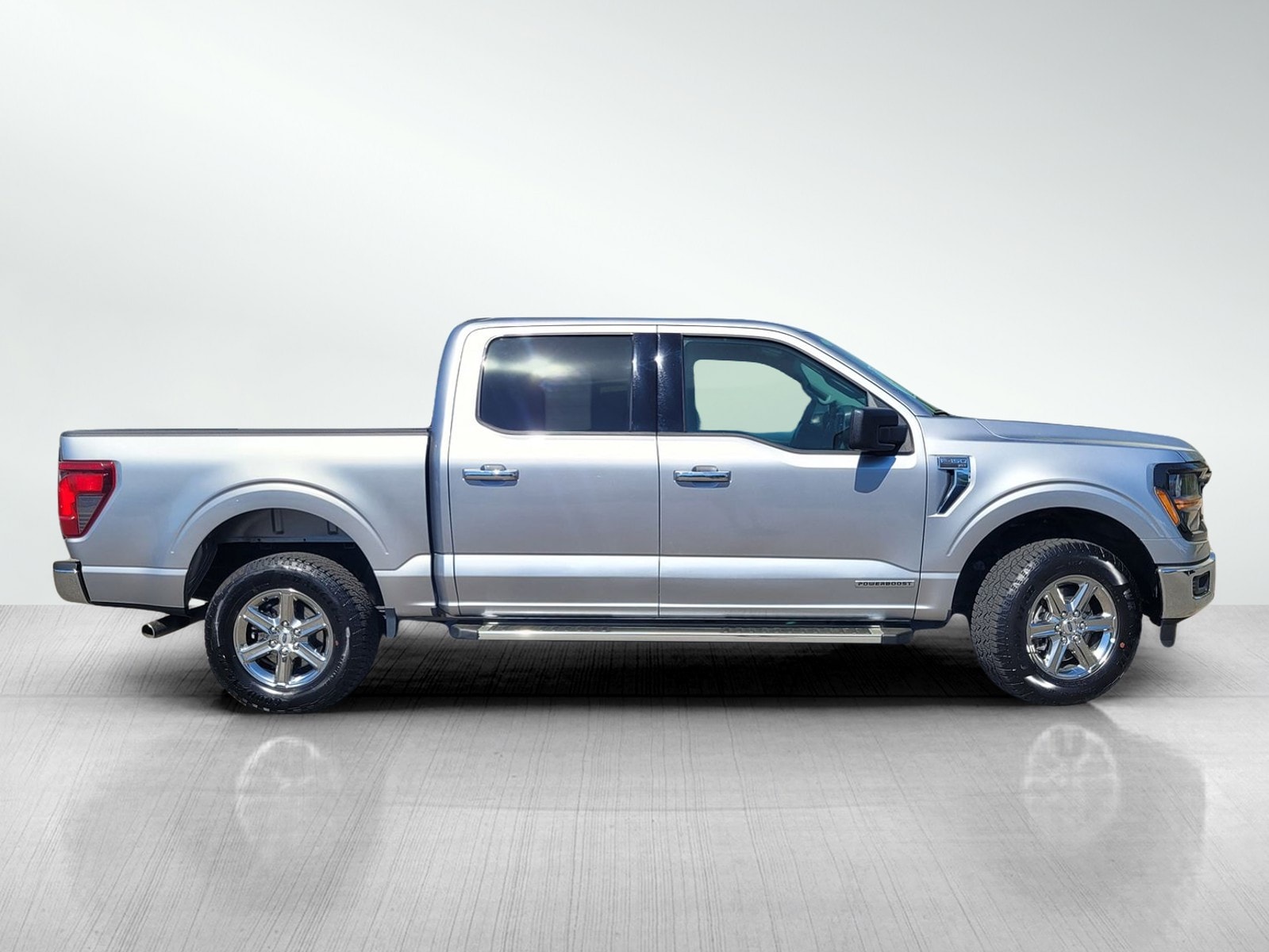 2025 Ford F-150 XLT photo 2